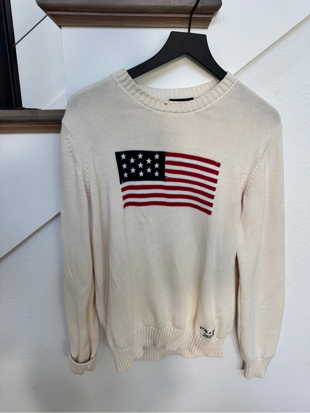 Crewneck Flag Graphic Sweater in Cream